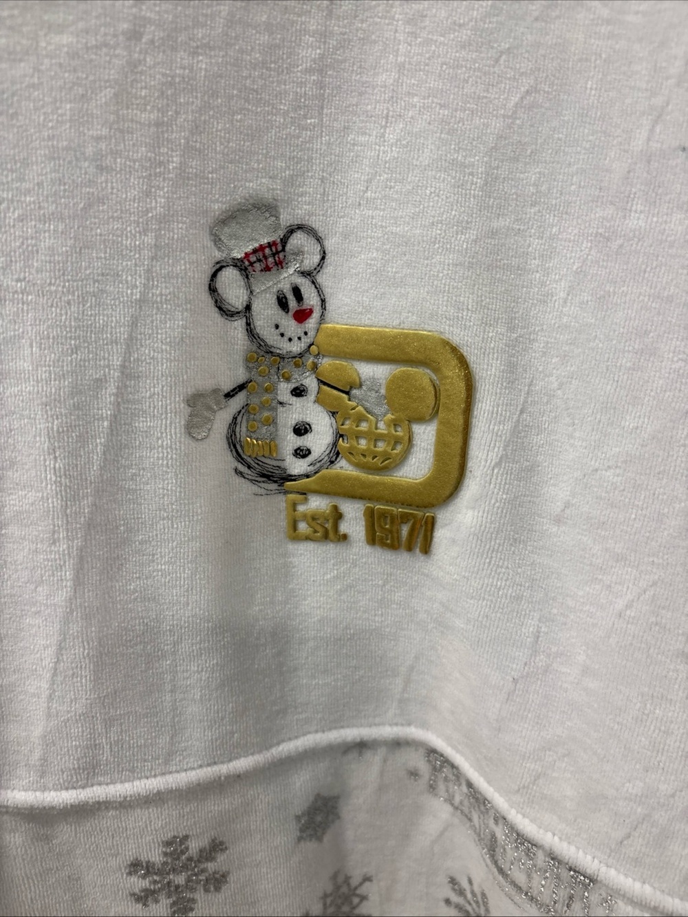 Walt Disney World Spirit Jersey Size L Velour Christmas Gold Silver Castle NWOT - Picture 6 of 9